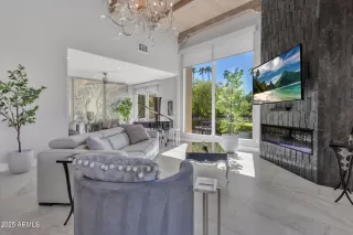 Photo #3: 6913334 Listing