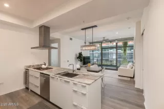 Photo #3: 6913418 Listing