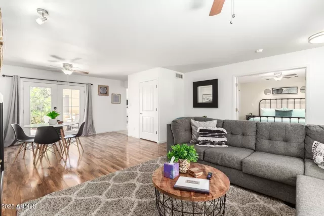 MLS: 6913441 Condo For Sale