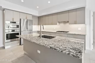 Photo #4: 6913469 Listing 