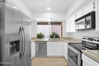 Photo #3: 6913616 Listing 