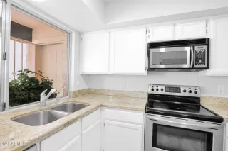 Photo #5: 6913616 Listing 