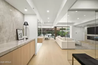 Photo #5: 6913624 Listing 