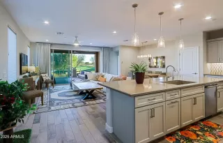 Photo #5: 6913629 Listing