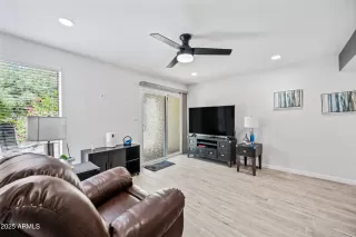 Photo #5: 6913671 Listing