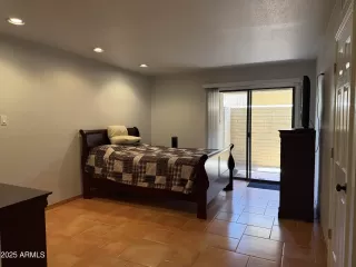 Photo #5: 6913927 Listing