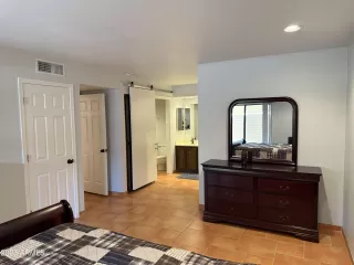 Photo #6: 6913927 Listing