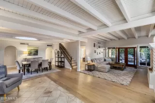 Photo #4: 6914079 Listing