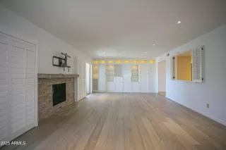 Photo #5: 6914148 Listing