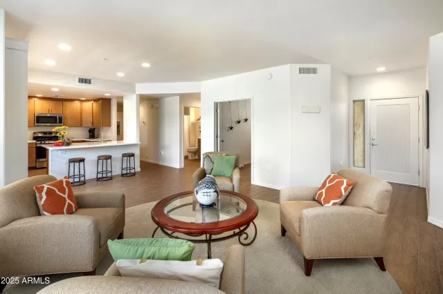 MLS: 6914155 Condo For Sale