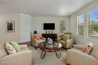 Photo #3: 6914155 Listing