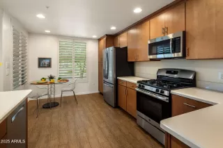 Photo #4: 6914155 Listing