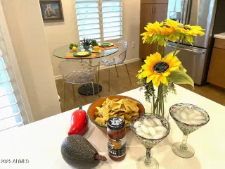 Photo #5: 6914155 Listing