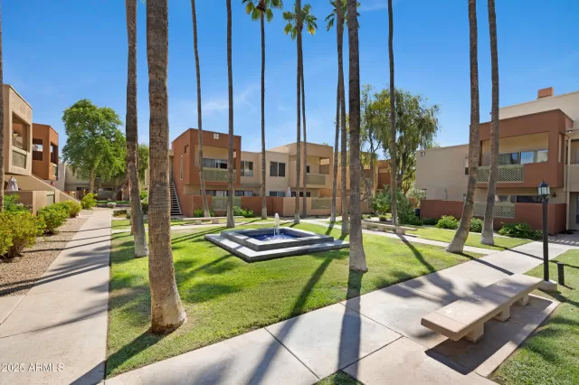 MLS: 6914179 Condo For Sale