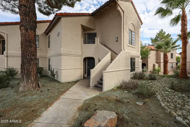 MLS: 6914528 Condo For Sale