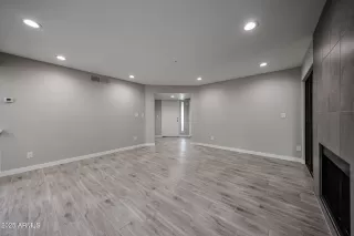 Photo #4: 6914528 Listing