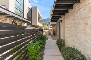 Photo #3: 6914544 Listing