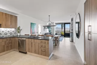 Photo #3: 6914578 Listing 