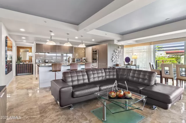 MLS: 6914583 Condo For Sale