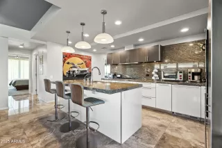 Photo #6: 6914583 Listing