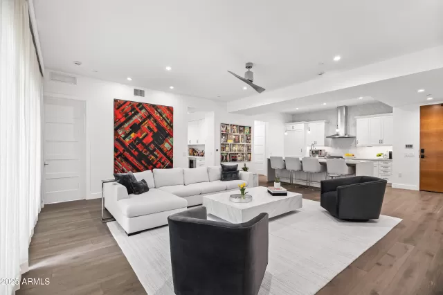 MLS: 6914605 Condo For Sale