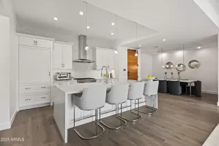 Photo #5: 6914605 Listing