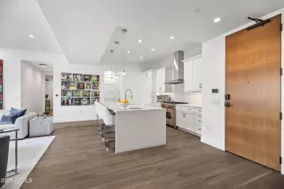 Photo #6: 6914605 Listing
