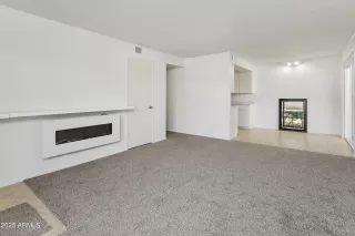 Photo #5: 6914622 Listing