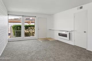 Photo #6: 6914622 Listing