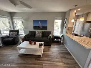 Photo #5: 6914646 Listing