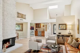 Photo #1: 6914650 Listing