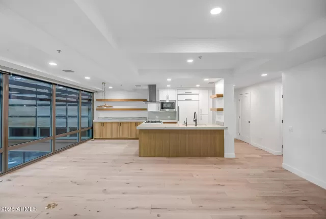 MLS: 6914651 Condo For Sale