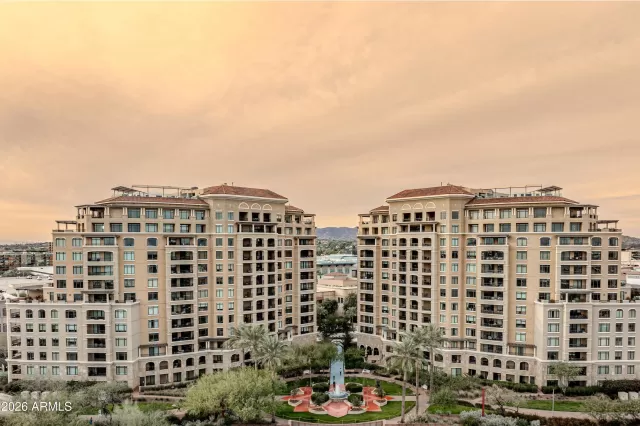 MLS: 6914927 Condo For Sale