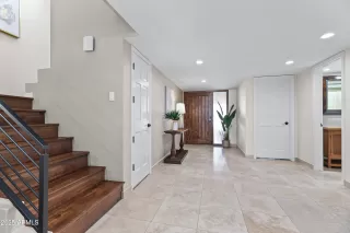 Photo #4: 6915027 Listing