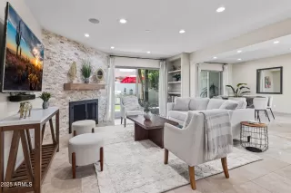 Photo #6: 6915027 Listing