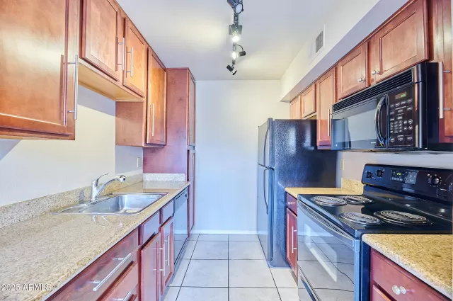 MLS: 6915108 Condo For Sale