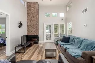 Photo #4: 6915120 Listing