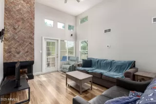 Photo #5: 6915120 Listing