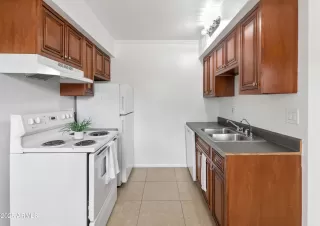 Photo #6: 6915216 Listing