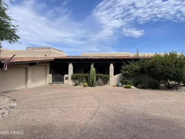 MLS: 6915268 Condo For Sale