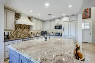 Photo #6: 6915396 Listing