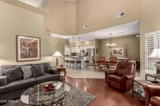 Photo #4: 6915402 Listing