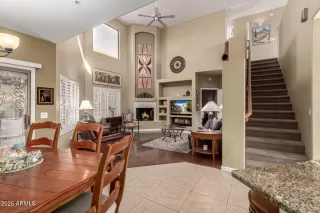 Photo #5: 6915402 Listing