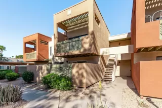 Photo #5: 6915412 Listing