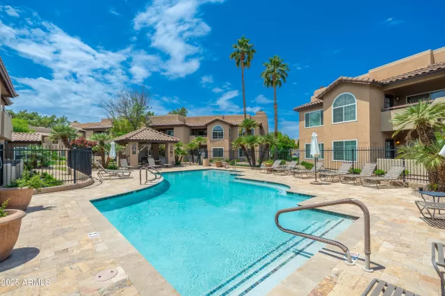 MLS: 6915493 Condo For Sale