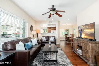 Photo #6: 6915493 Listing