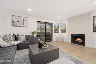 Photo #4: 6915572 Listing