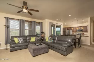 Photo #4: 6915587 Listing