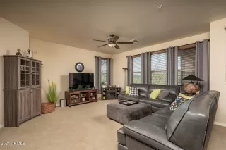 Photo #5: 6915587 Listing