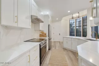 Photo #5: 6915696 Listing 